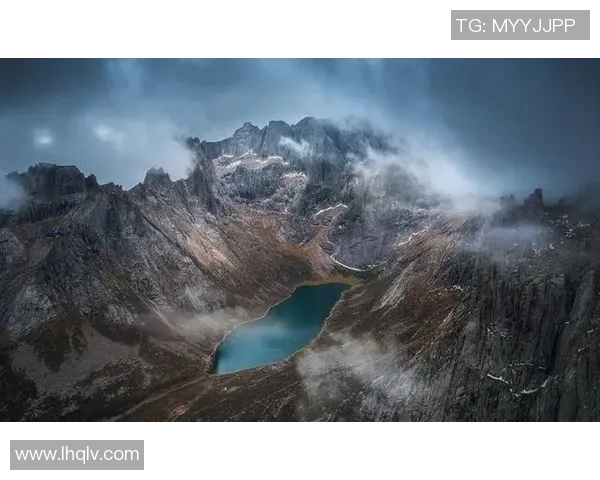 山行姚明：在巍峨群山中探寻篮球巨人的心灵旅程与人生哲学